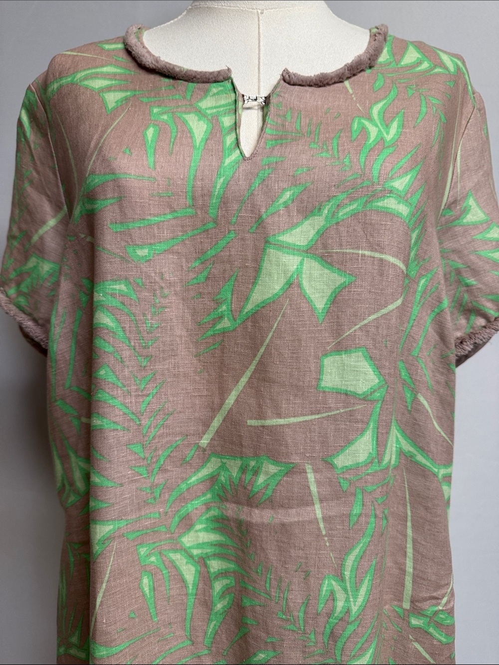 Malvin Hamburg I Love Linen Neutral Taupe & Green Leaf Print Shift Dress Size 10